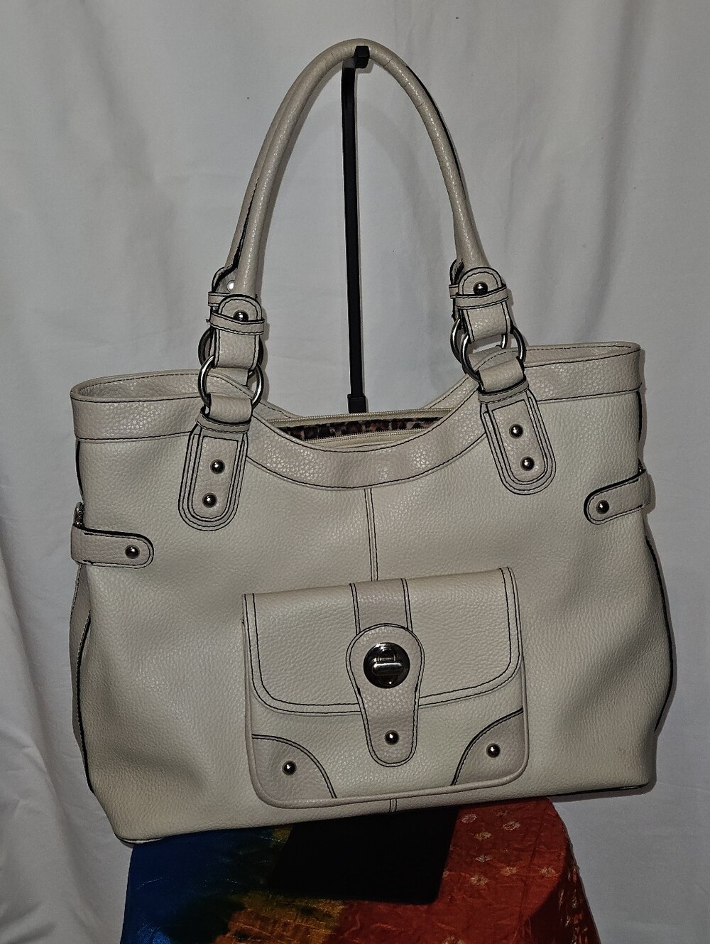 Good Condition Leather Cream Handbag
